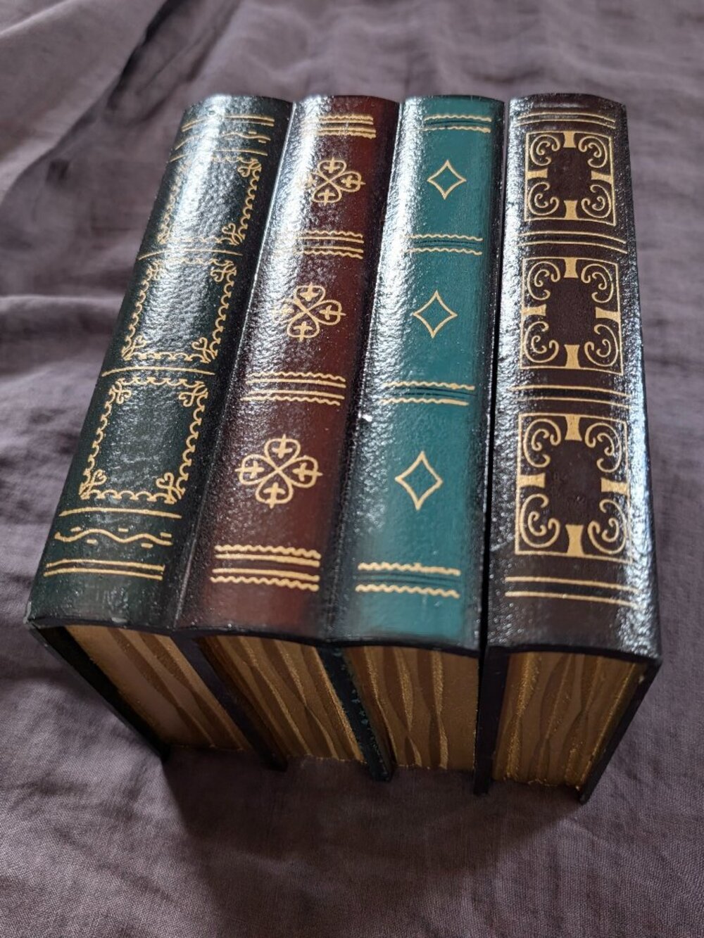 Vintage Style Faux Books Storage Box